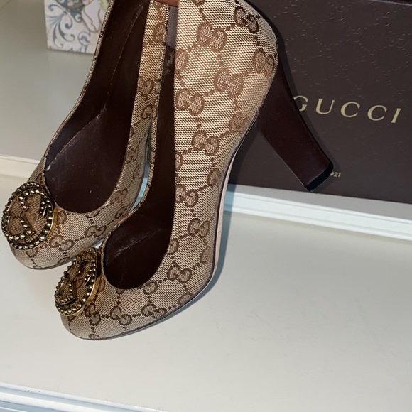 Gucci Shoes - Authentic Gucci shoes